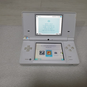 닌텐도 DSi (펜 있음) 택포 10만 팝니다