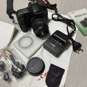 캐논 EOS 60D 바디, EF-S 18-55mm 렌즈 세트