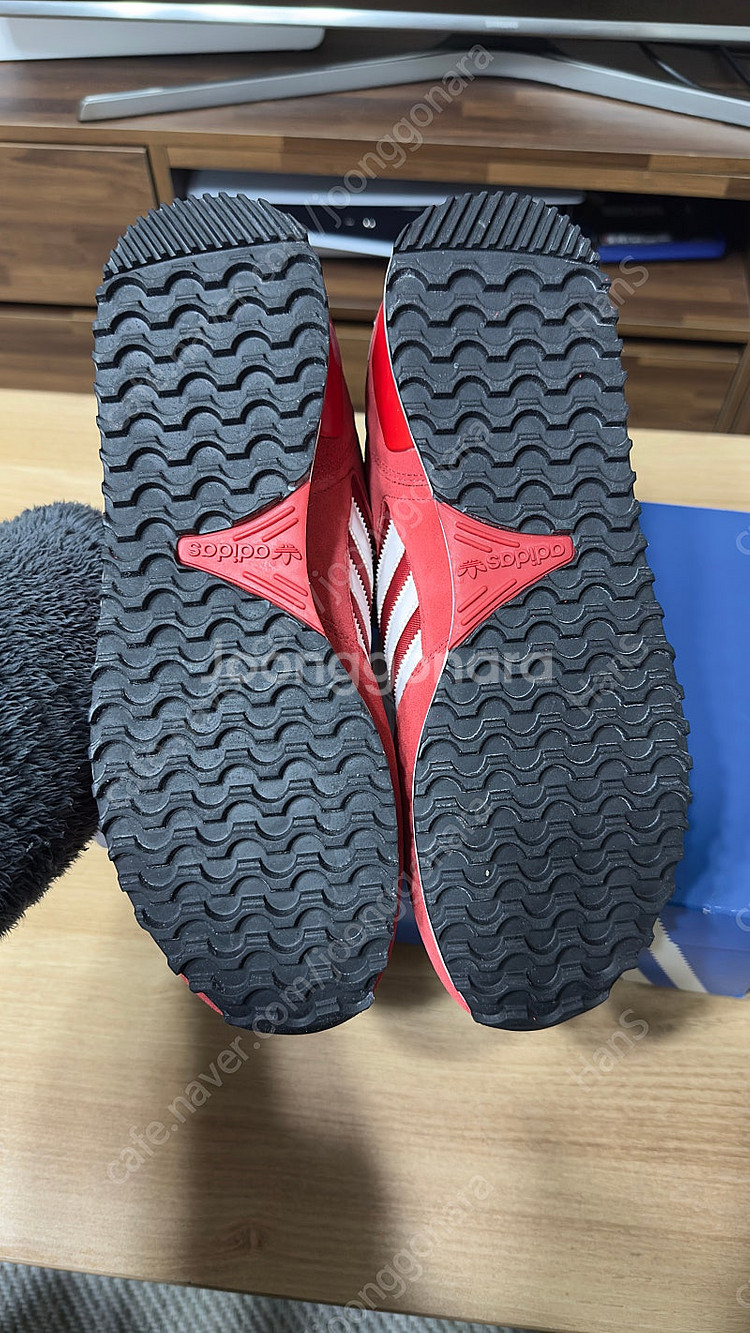 아디다스 ZX700 사이즈 280 레드 (길라임 신발)--6