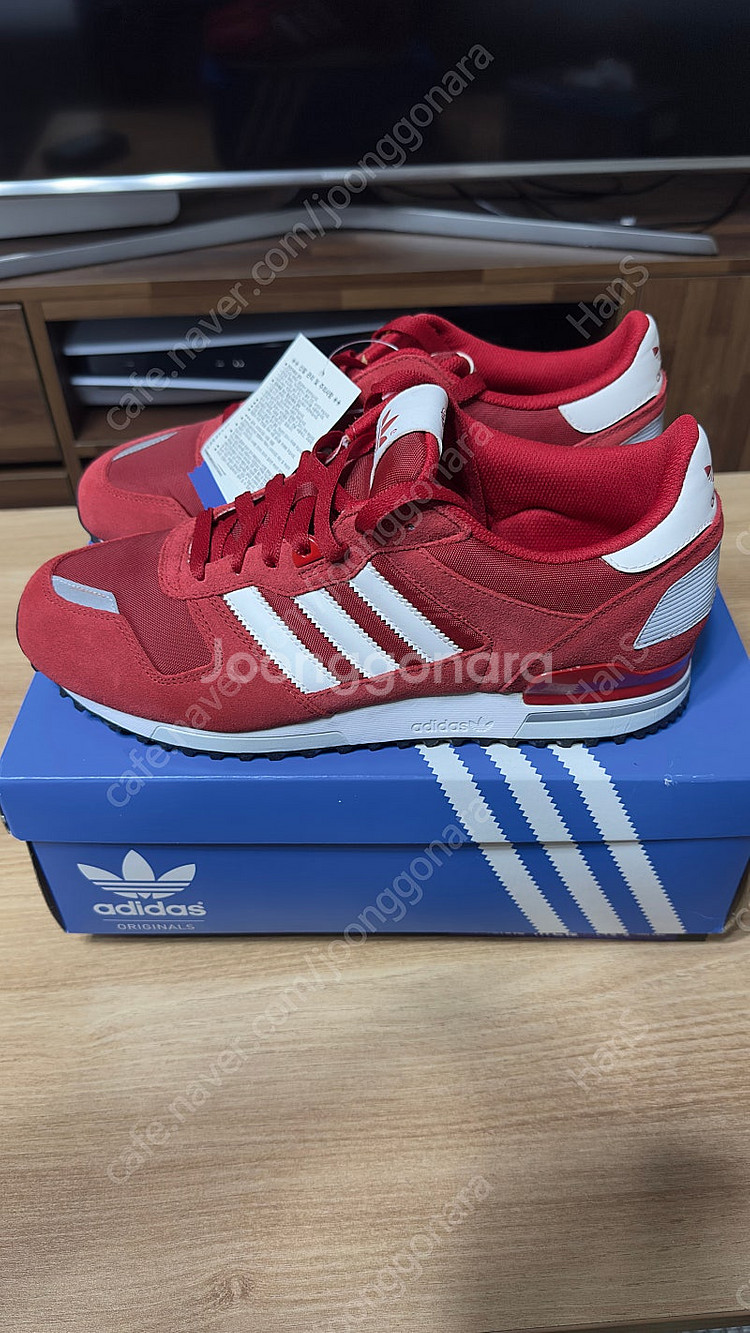 아디다스 ZX700 사이즈 280 레드 (길라임 신발)--7