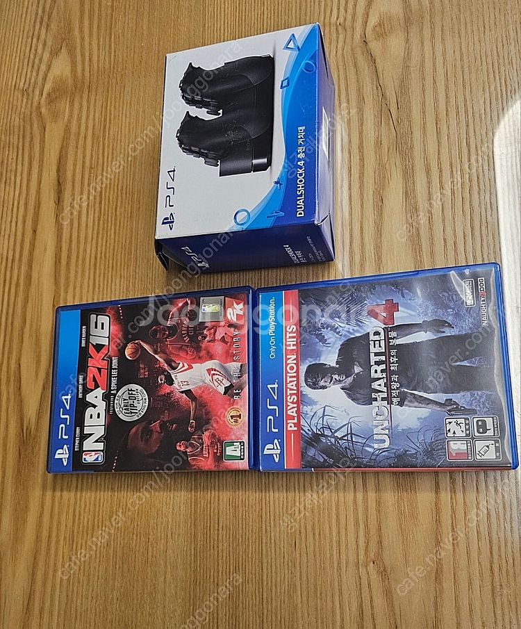 ps4 정품충전기 + 타이틀2개--0