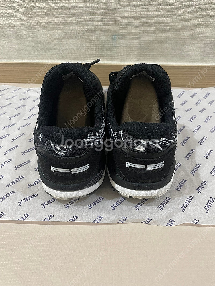 조마 리액티브 TF 블랙/화이트 275--6