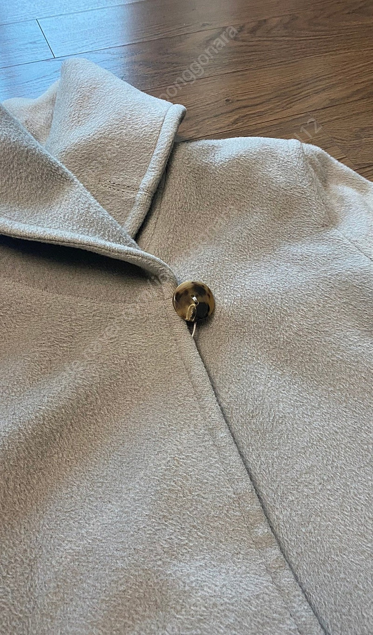 아르마니꼴레지오니 여성코트--1