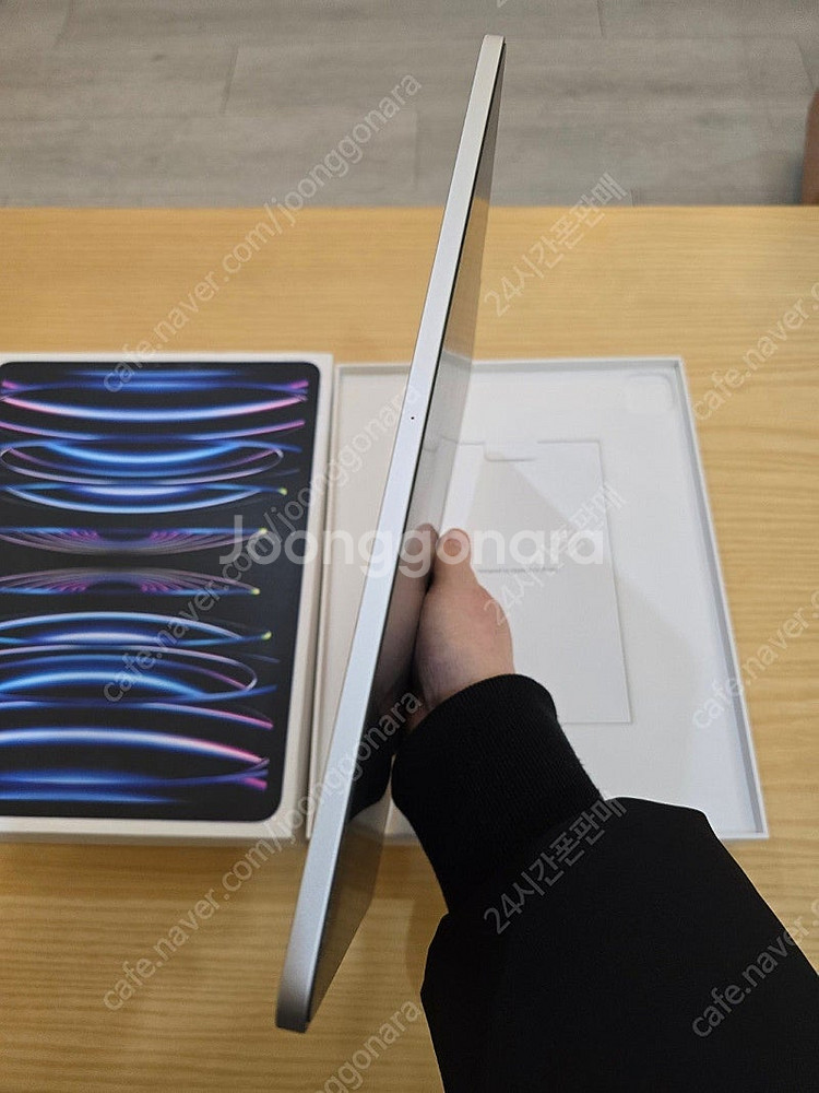 아이패드프로6세대12.9실버256gb M2칩 wifi판...--4