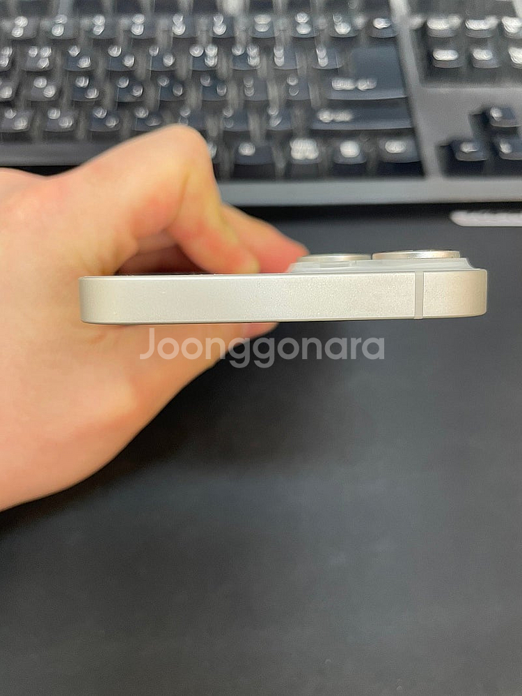 아이폰14 화이트 128GB 상태좋은 중고49만팝니다.--3