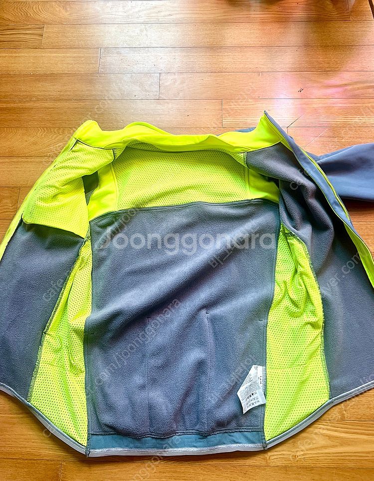 카스텔리 겨울자켓 팝니다--2