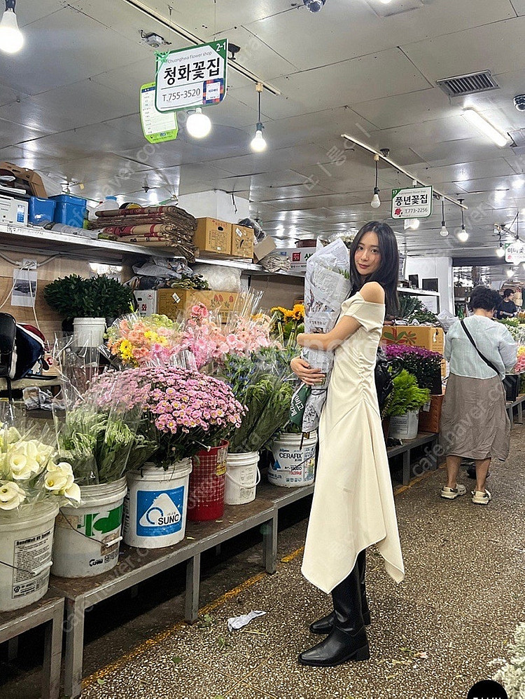 언앤써드미스테리 UM 오프숄더 원피스--7