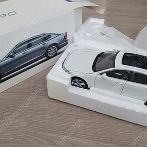 1:18 CSM / VOLVO S90 / WHITE / 볼보 S90 다이캐스트 모형 판매합니다.