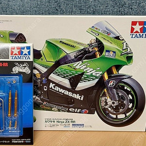 타미야 1/12 Kawasaki Ninja ZX-RR + 프론트 포크 셋 팝니다.