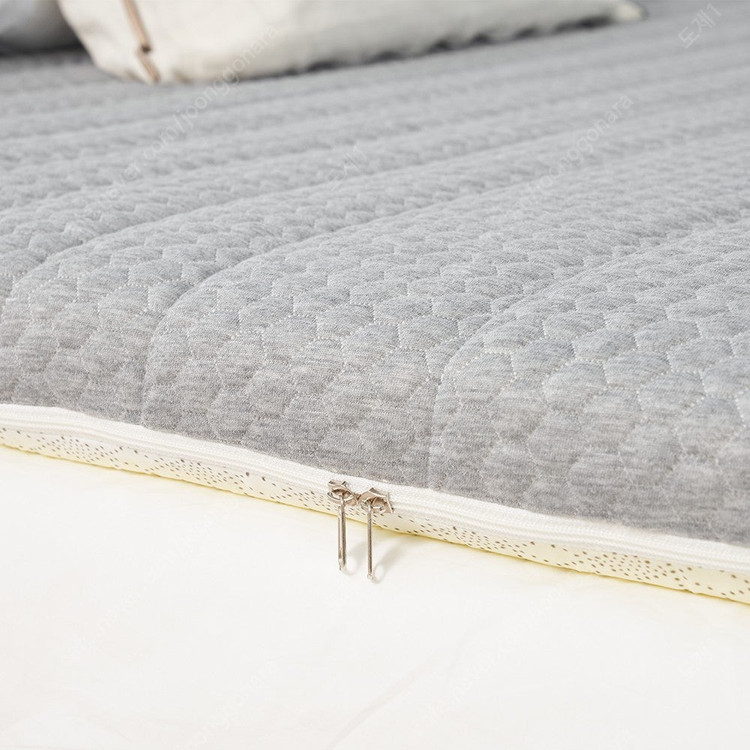 탄탄하게 받쳐주는 허리에좋은 토퍼 접는 바닥 매트리스 단단한 1인용 손님용 수면매트 접이식 원룸 침대 손님용 매트릭... 이미지