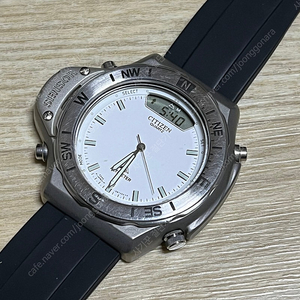 Citizen 빈티지 시티즌 티타늄 39mm 고도 계측 흰판 다이버 시계