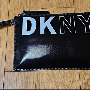 새상품) DKNY 클러치 파우치 화이트 블랙 2종