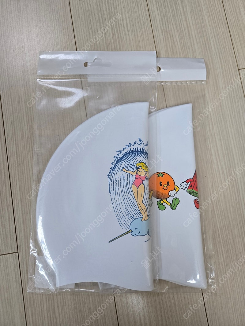 졸린 나르웨일서퍼 + 프룻샐러드 반택포