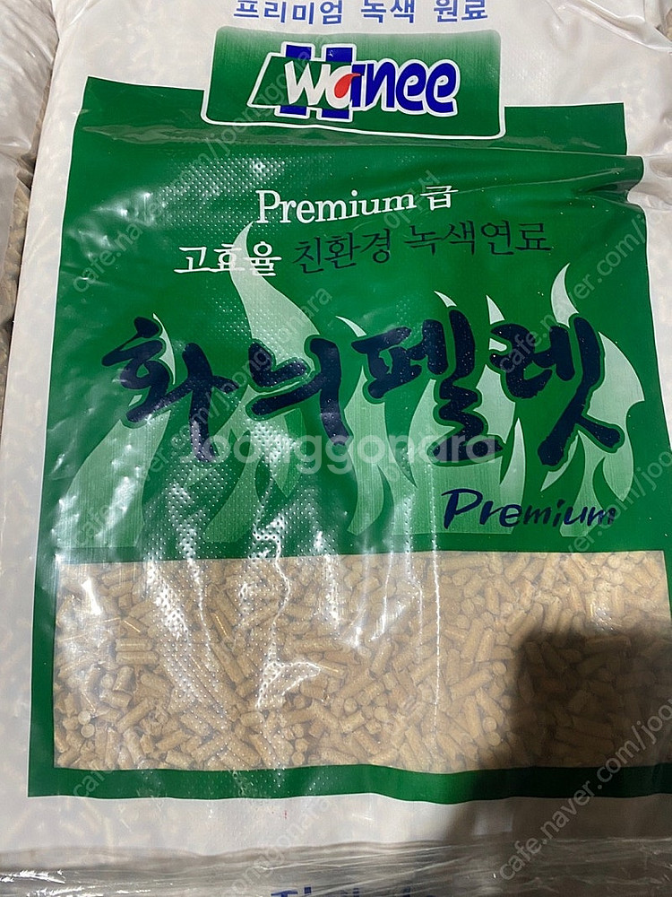 화늬 펠릿 20KG 판매합니다.--0