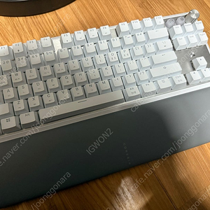 커세어 k70 PRO TKL 래피드트리거 화이트 키보드 팝니다.