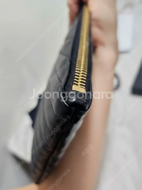 새상품급 생로랑 마틀라세 클러치 스몰 금장 검정색--5