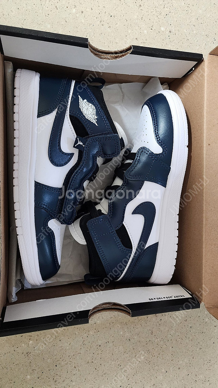 나이키 조던 운동화 200 사이즈 JORDAN 1MID...--0