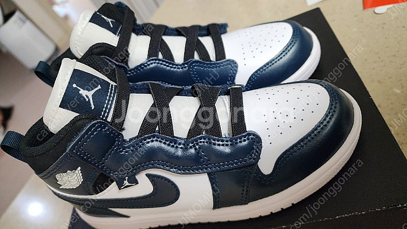 나이키 조던 운동화 200 사이즈 JORDAN 1MID...--1