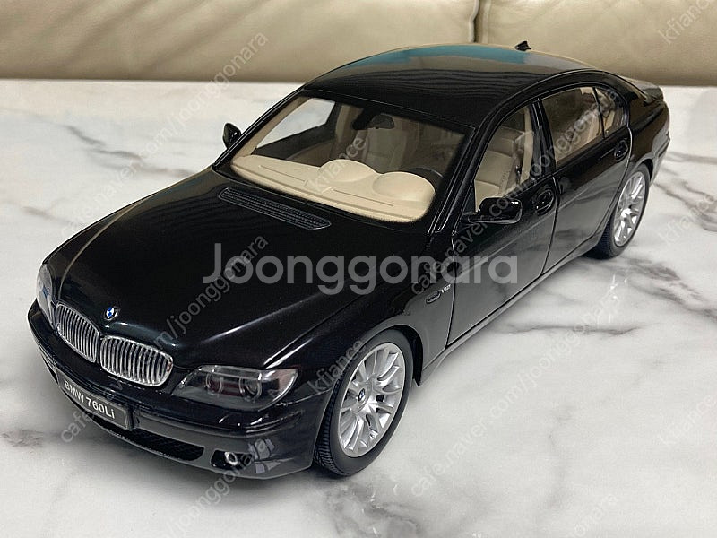 교쇼 1/18 다이캐스트 BMW 7시리즈 블랙 판매--0