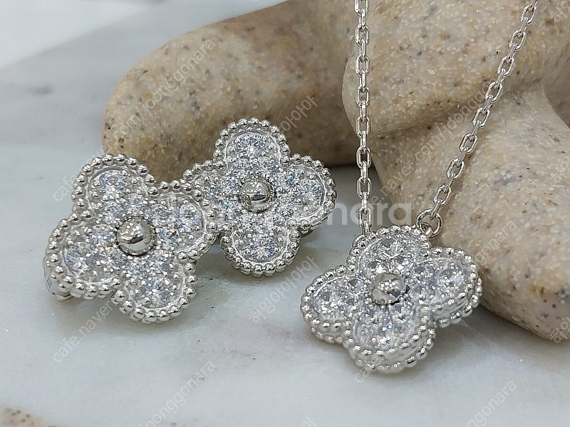 반클 디자인 18k 화골 랩다이아 목걸이--0