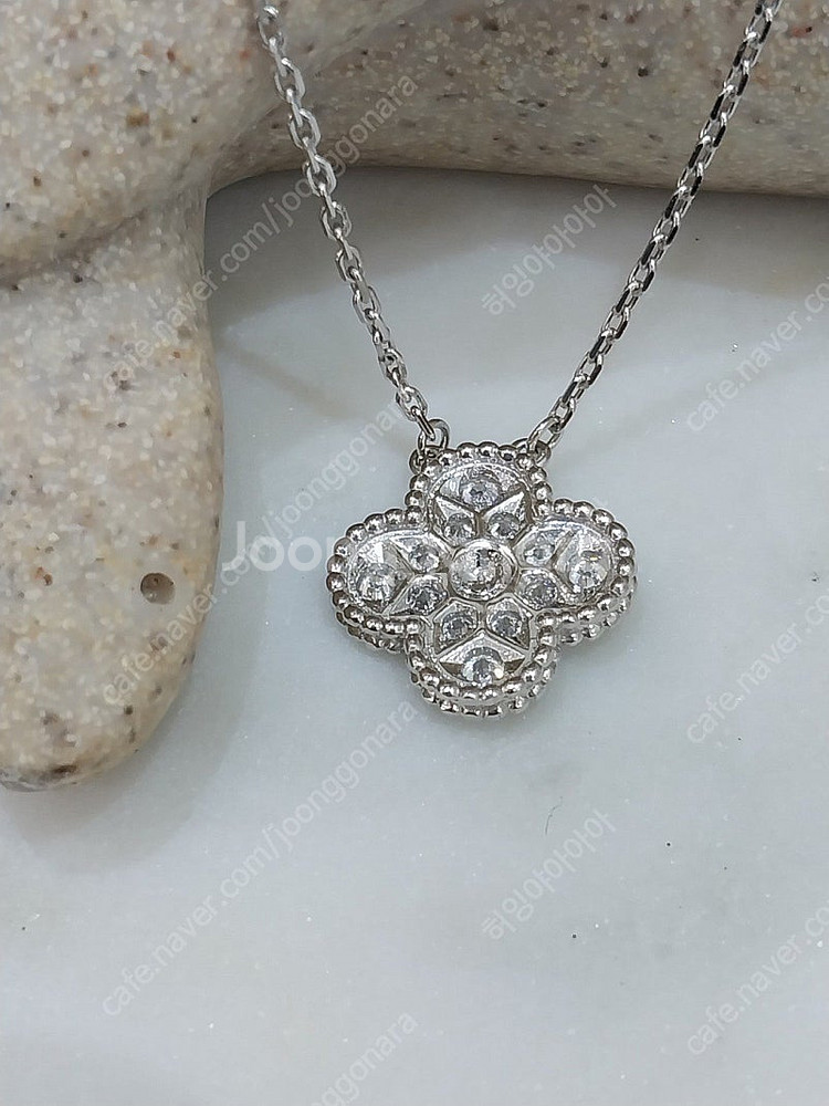 반클 디자인 18k 화골 랩다이아 목걸이--1