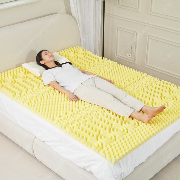 탄탄하게 받쳐주는 허리에좋은 토퍼 접는 바닥 매트리스 단단한 1인용 손님용 수면매트 접이식 원룸 침대 손님용 매트릭... 이미지