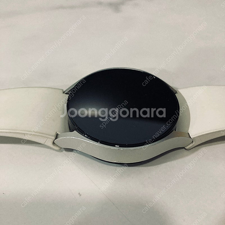 갤럭시 워치6 실버 40MM 액정깨끗! 케이블포함 9만...--4