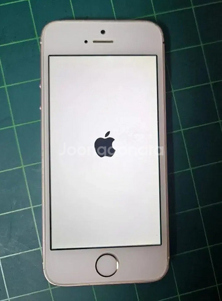 아이폰 se1 64gb--2
