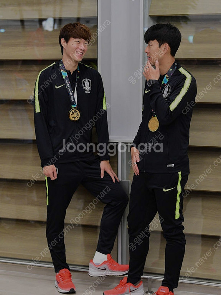 18-20 축구 국대 트랙자켓 M 팝니다--1