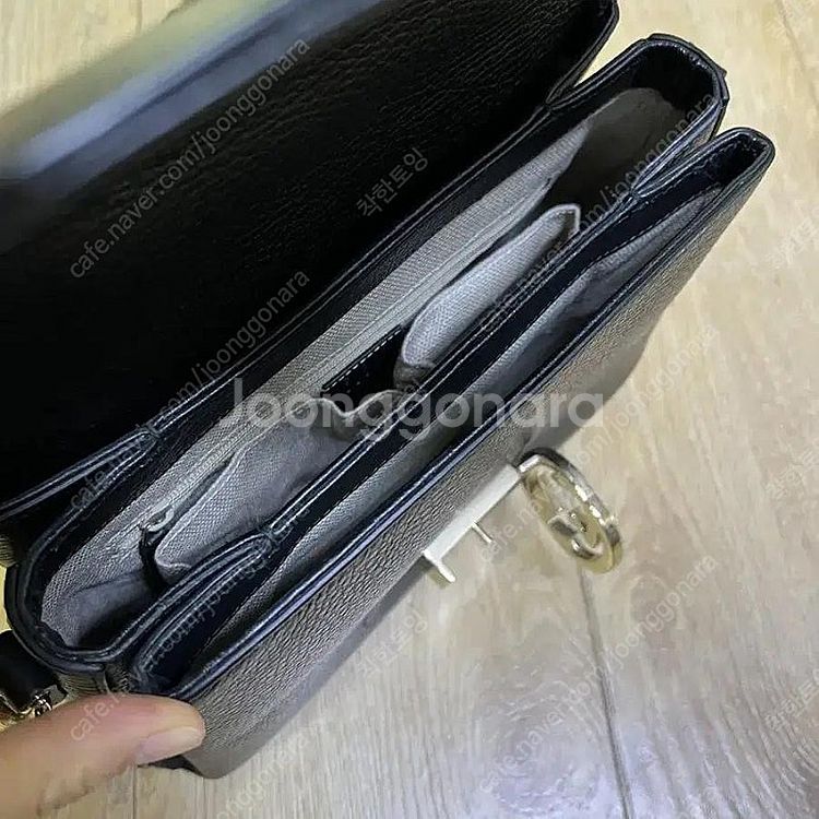 구찌 정품 가방 정리 상태 완전 좋음 풀박 인터로킹 탑...--7