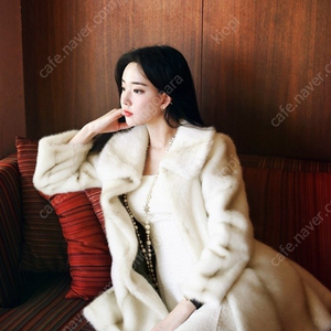 밀크코코아 로렌 크림 퍼 코트 lauren cream faux-fur coat