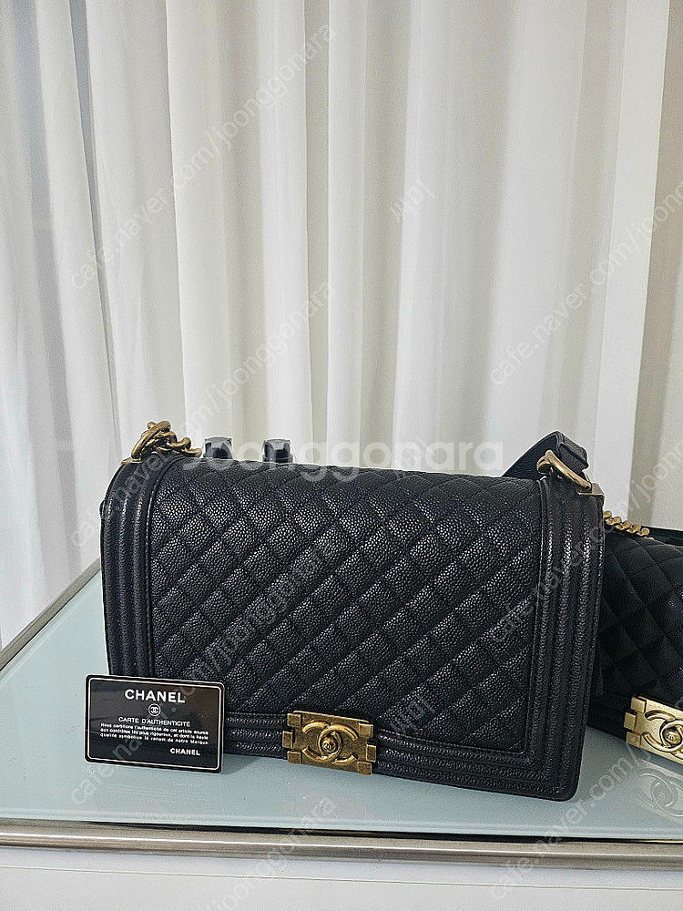 샤넬 보이백 빈티지 미듐 팝니다--0