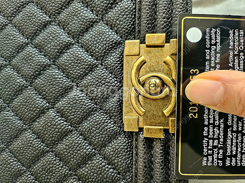 샤넬 보이백 빈티지 미듐 팝니다--3