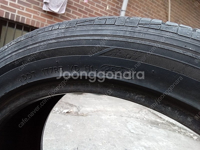 225 45 17 타이어 1짝 (중고) 서울 직거래만합...--1