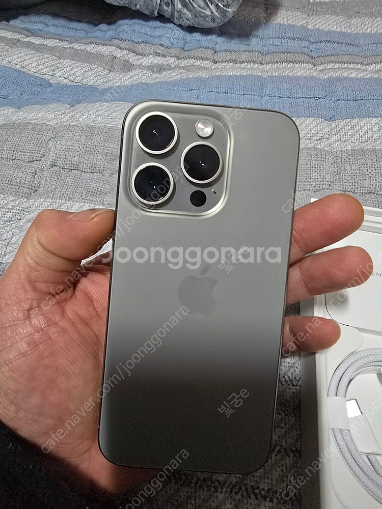 아이폰 15프로 256G 네츄럴티타늄 판매합니다.--3