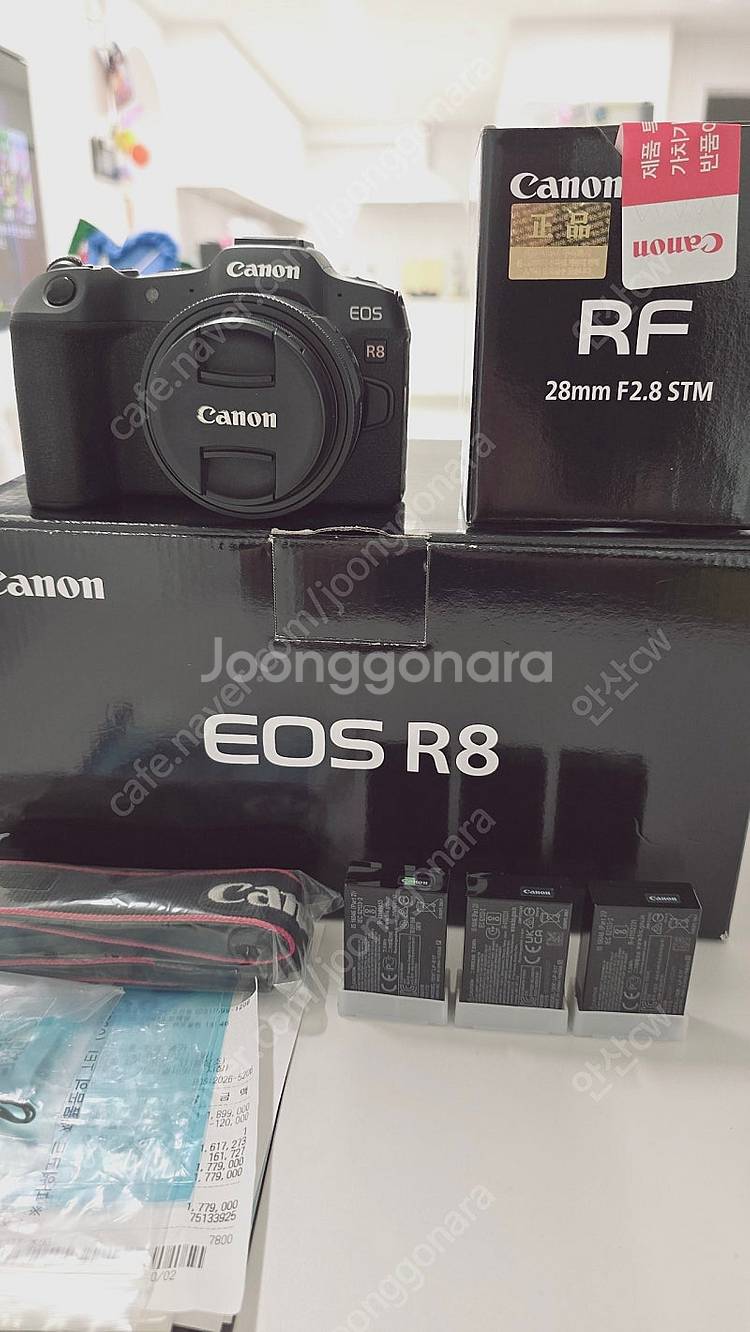 캐논 R8, RF28mm 2.8, 정품 추가배터리 2개--0