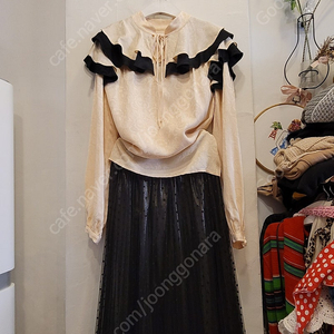 질스튜어트 레이온실크 블라우스