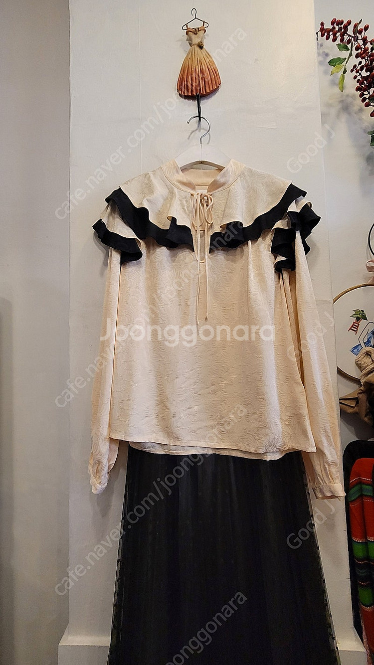 질스튜어트 레이온실크 블라우스--1