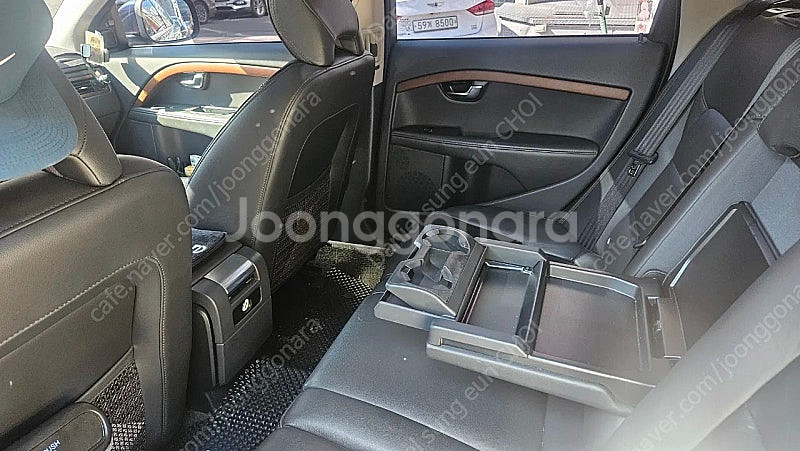 볼보xc70d4 차량 판매합니다--3