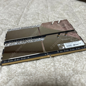 지스킬 로얄 DDR4 4400 CL18 16GB (8*2) 로얄 실버