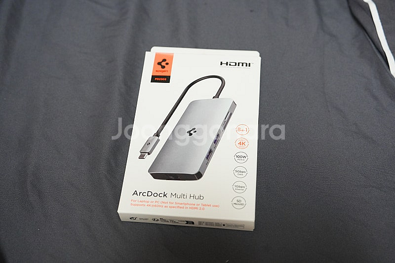 슈피겐 8 in 1 멀티 허브(PD2303) 미개봉--0