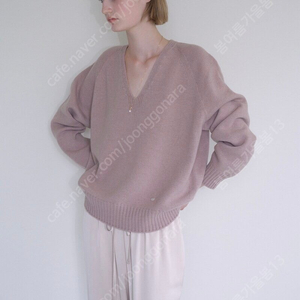 오브베이지 니트 CASH MERINO WOOL V-NECK KNIT_MAUVE PINK