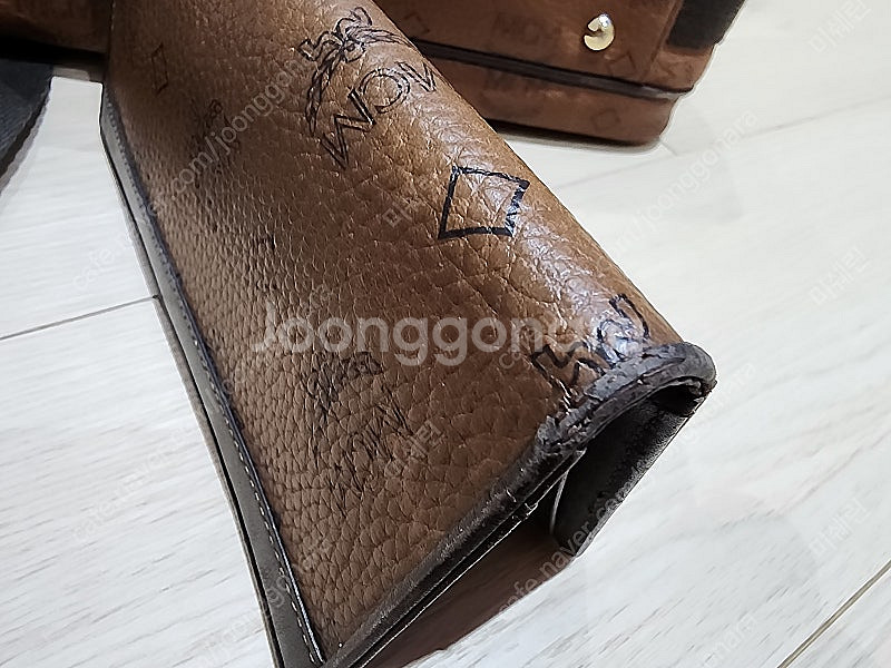 mcm남성 메신저백/ 장지갑팝니다--1