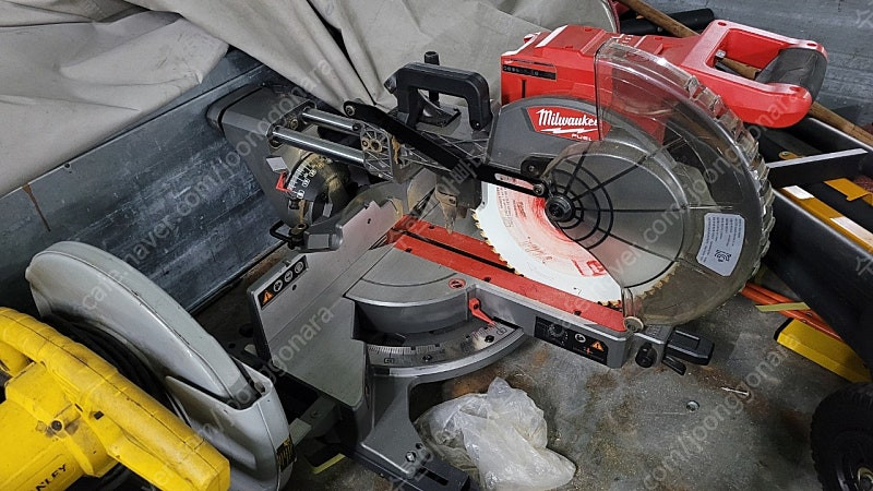 M18 FMS305 밀워키 충전슬라이딩 각도절단기 12인치 배어툴 판매합니다 이미지