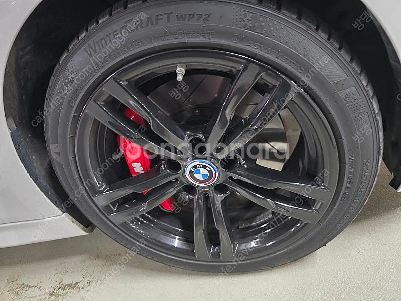 금호윈터크래프트. 225/45/18-앞2개. 255/40/18-뒤2개. 세트. 거의새상품 팝니다--0