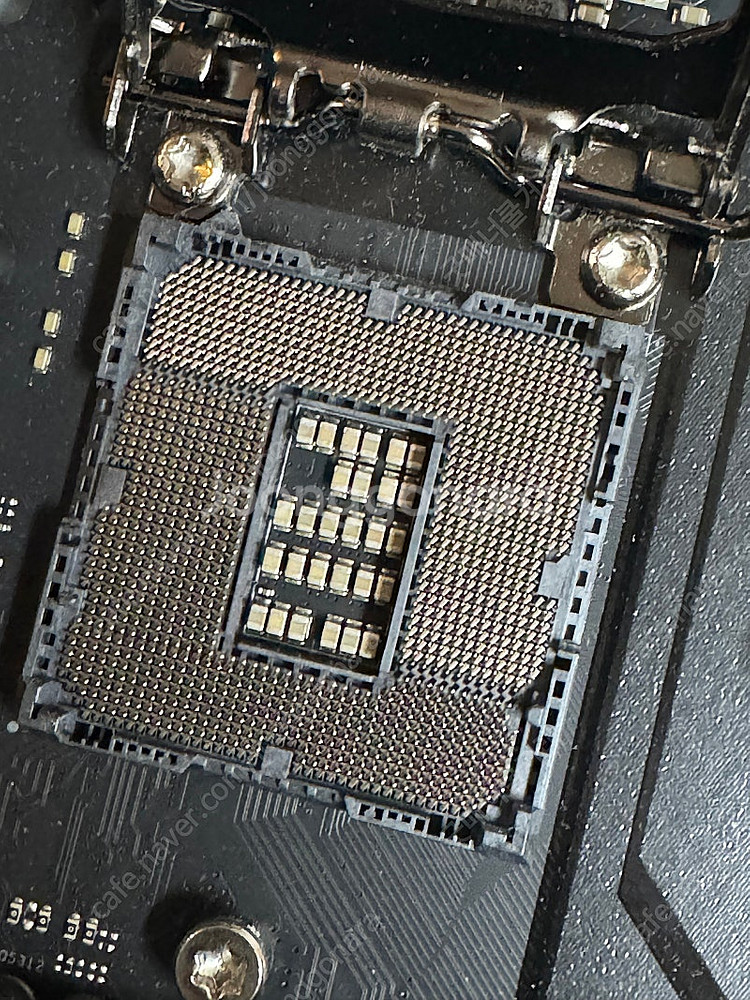Z490 Asus rog maximus hero--3