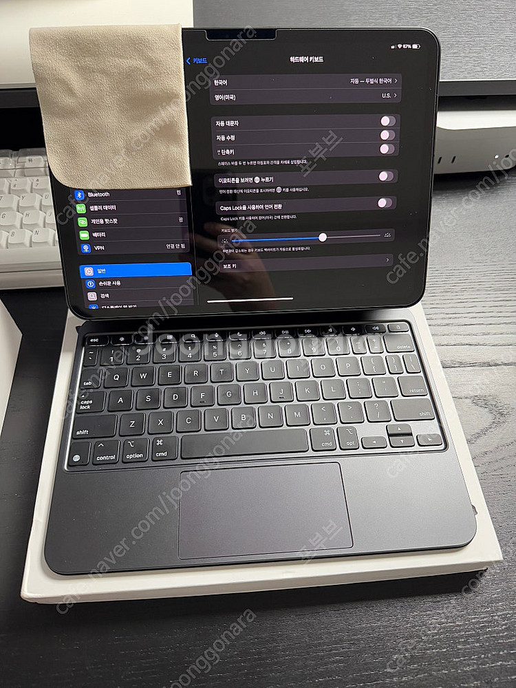 아이패드프로 11 M4 용 매직키보드 스페이스블랙 영문자판 팝니다--2