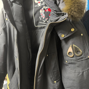정품)무스너클 발라스틱 금장패딩 XXL.