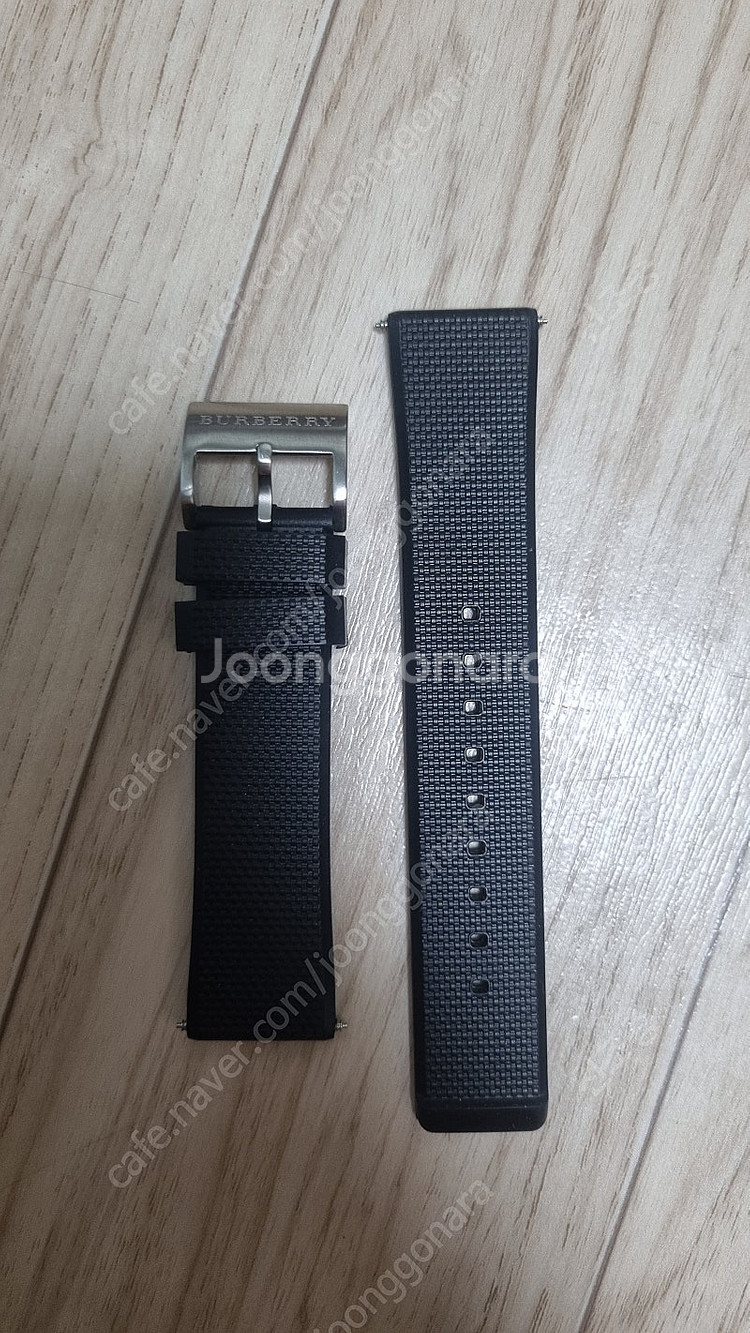 미사용 버버리 시계 우레탄밴드 정품--0