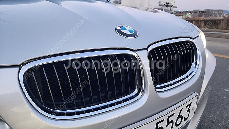 BMW E90 320i--2